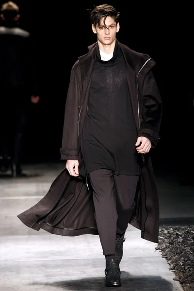 Look 15